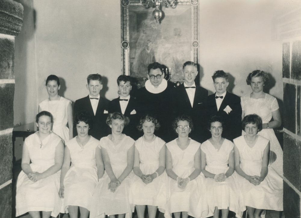 1960 - Konfirmander i Læsten Kirke - klik på billedet for navne