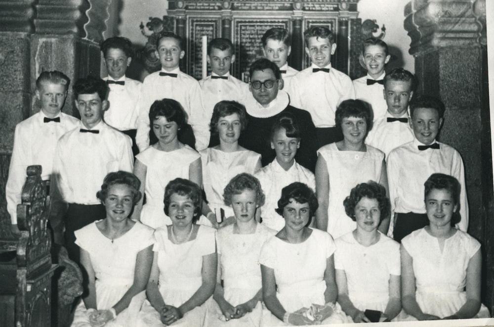 1961 - Konfirmander i Sønderbæk Kirke - klik på billedet for navne