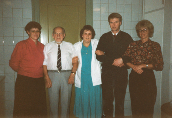 1989 - Klassegensyn i Læsten Forsamlingshus - klik på billedet for navne